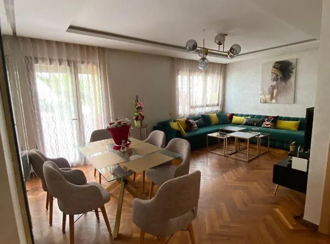 Casa Finance City Apartment